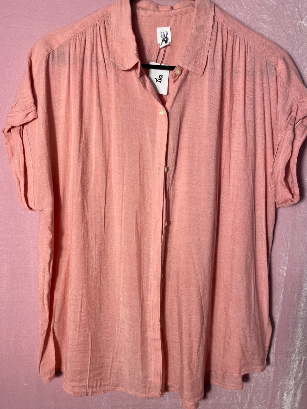 The GAP - pink Wms Sz.M  gauzy summer blouse. Light, button up